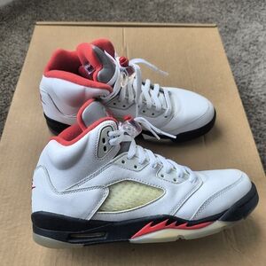 Air Jordan 5 "White Fire Red" Size 7M - 8.5W